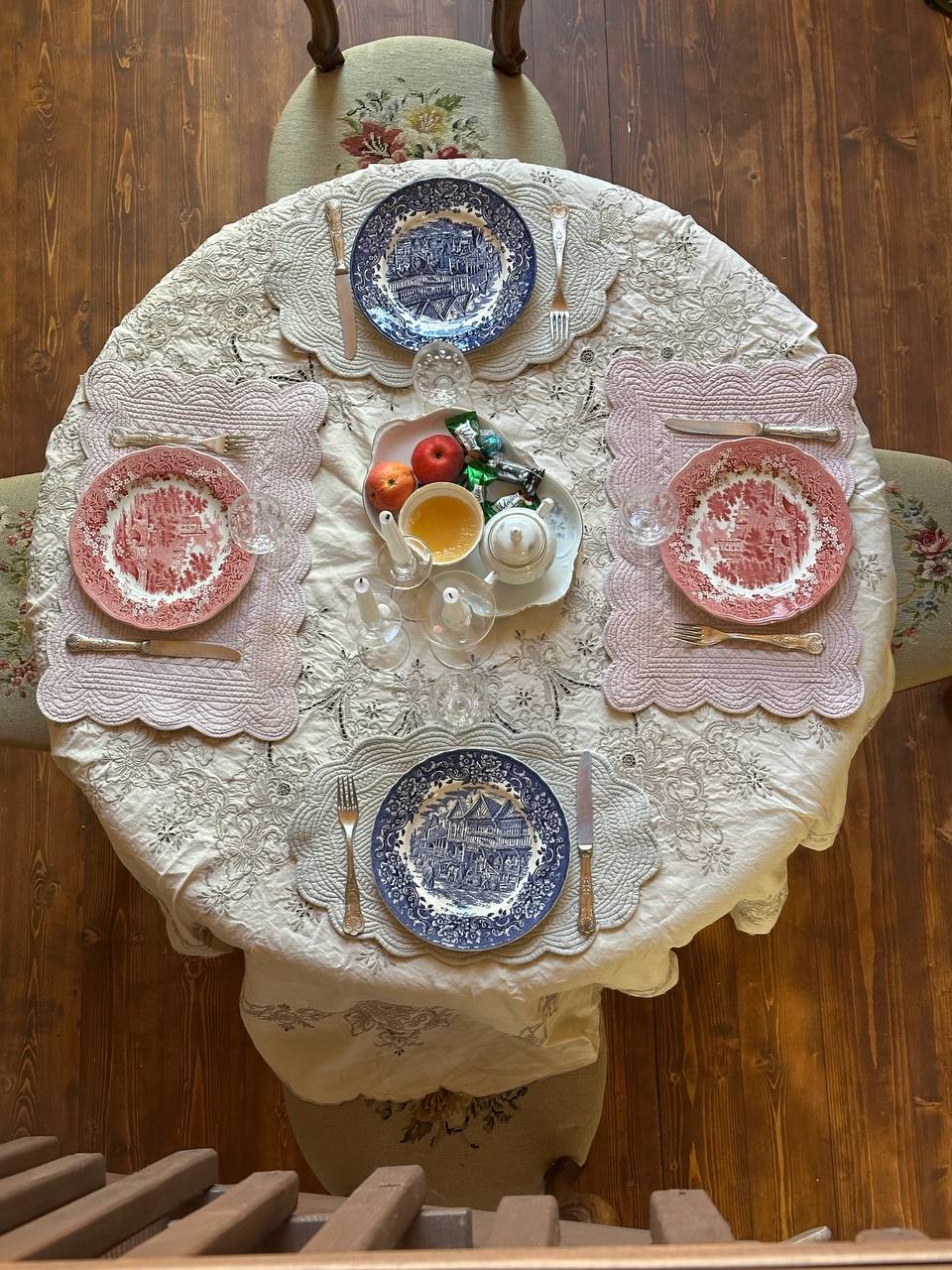 photo_5397872919058705139_y