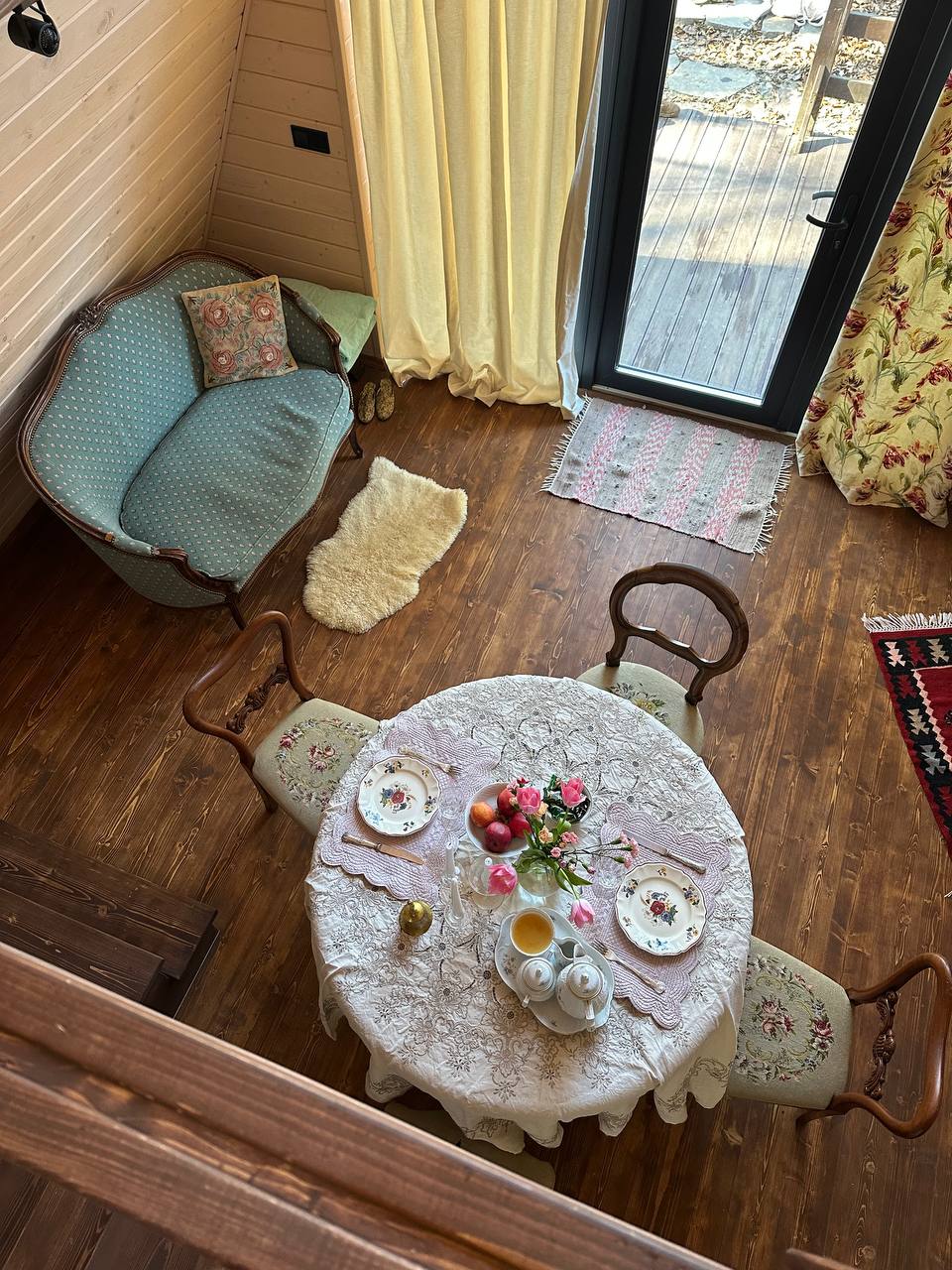 photo_5397872919058705149_y-2