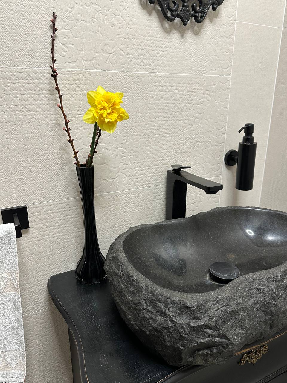 photo_5422460782194587586_y