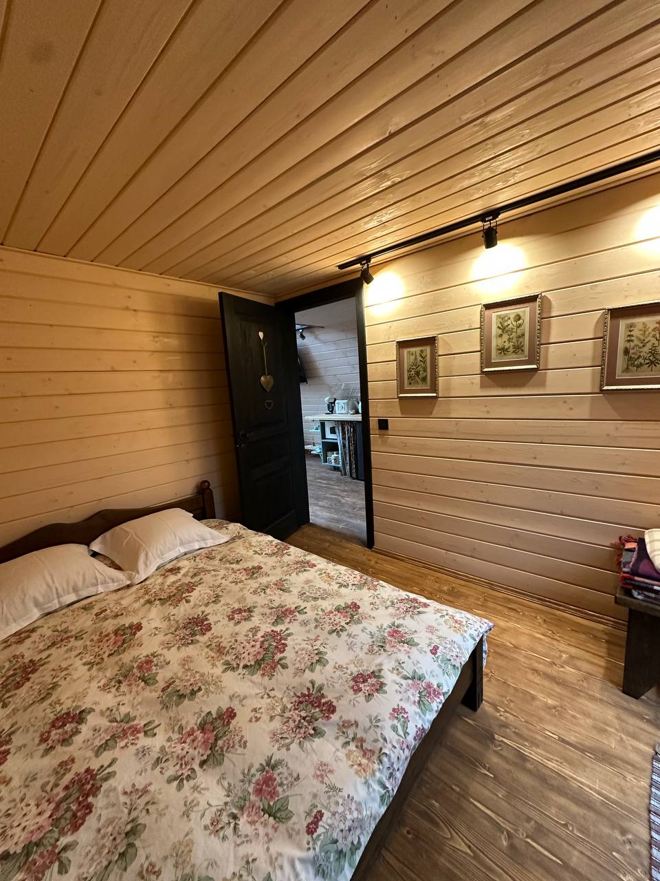 photo_5422460782194587593_y