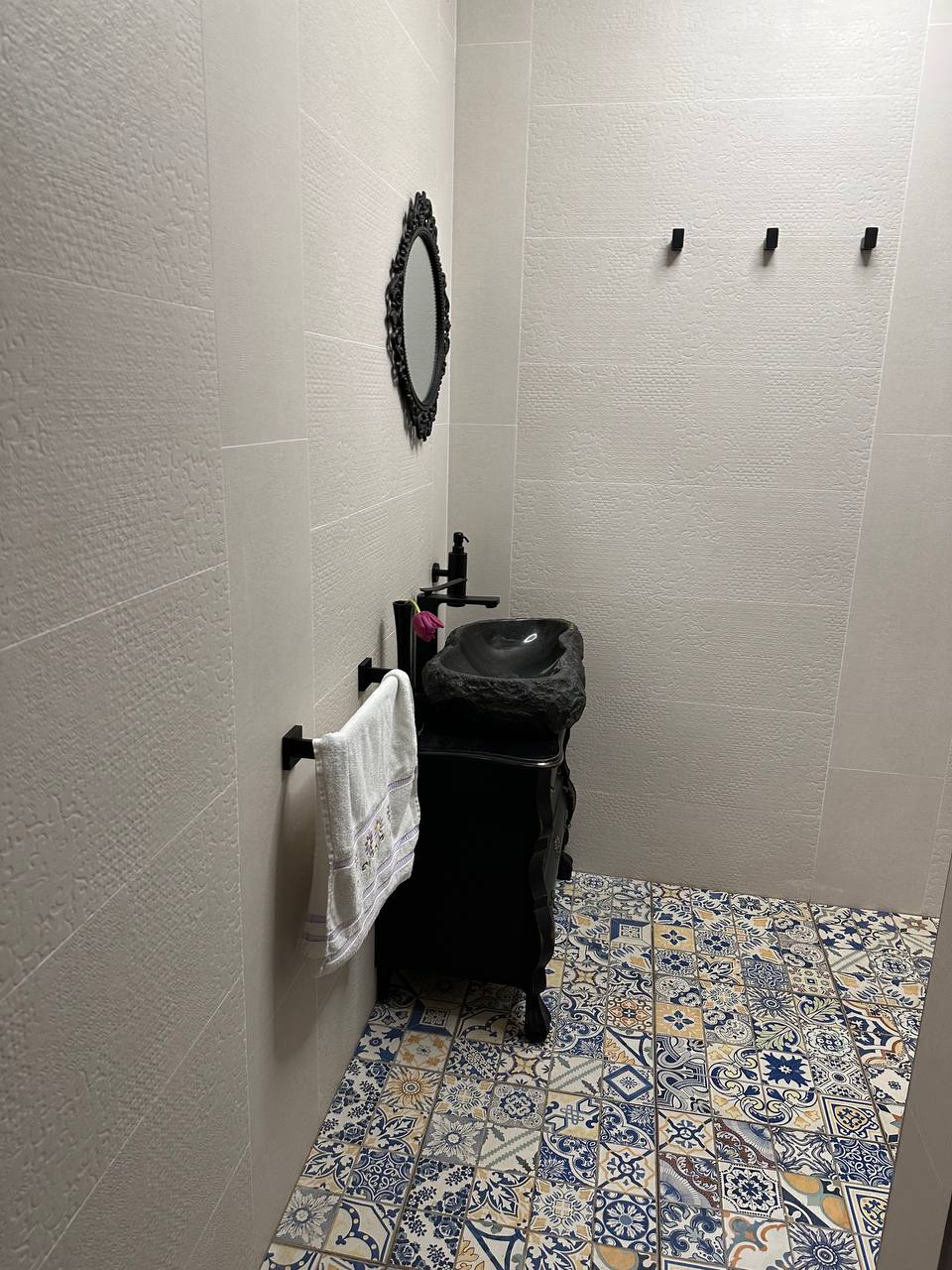 photo_5422460782194587596_y