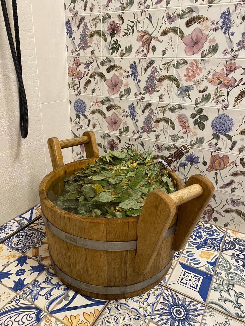 photo_5422460782194587601_y