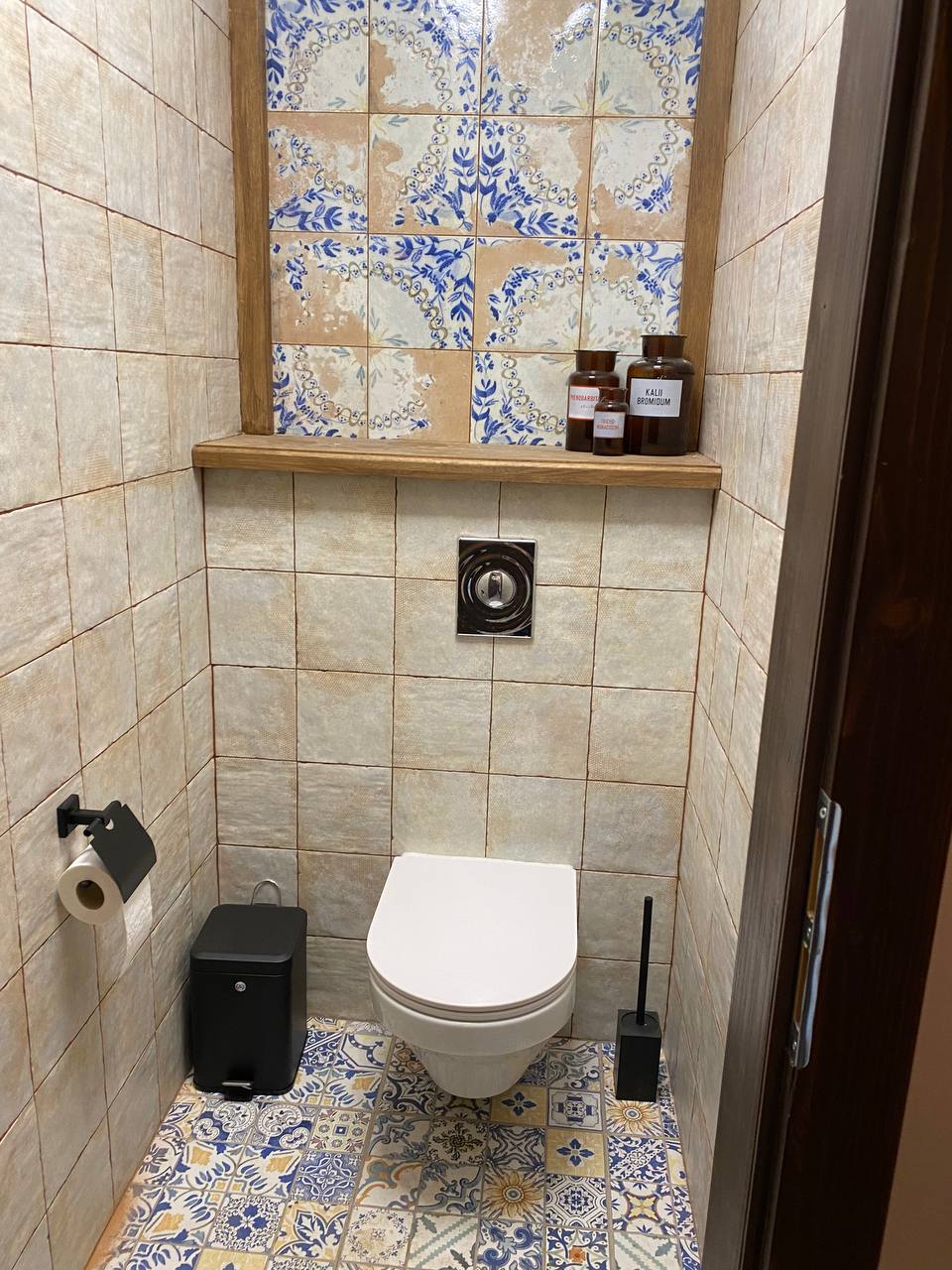 photo_5422460782194587607_y