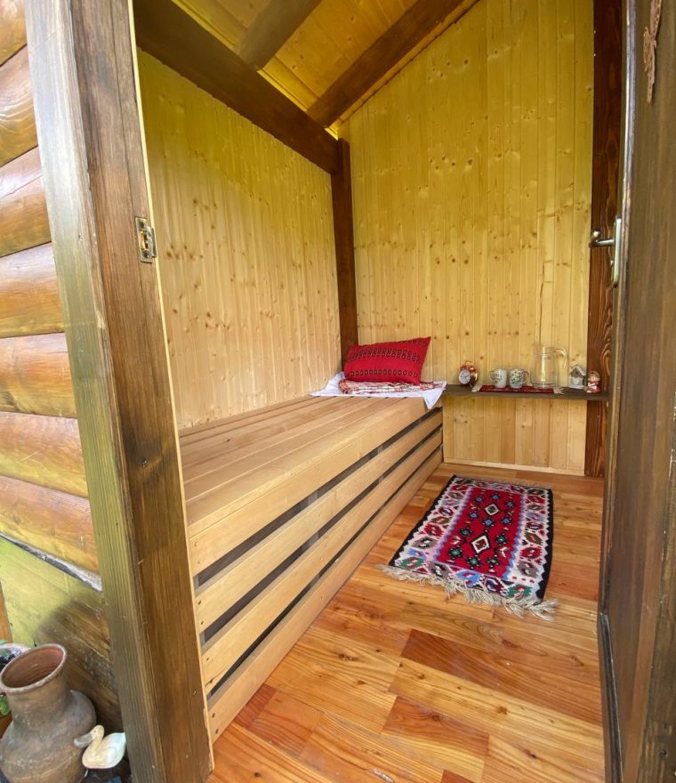 photo_5413362323474740236_y